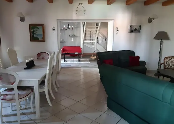 Maison De Campagne 10 Personnes.