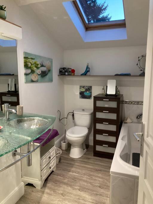 10 Personnes. Holiday home Brizambourg